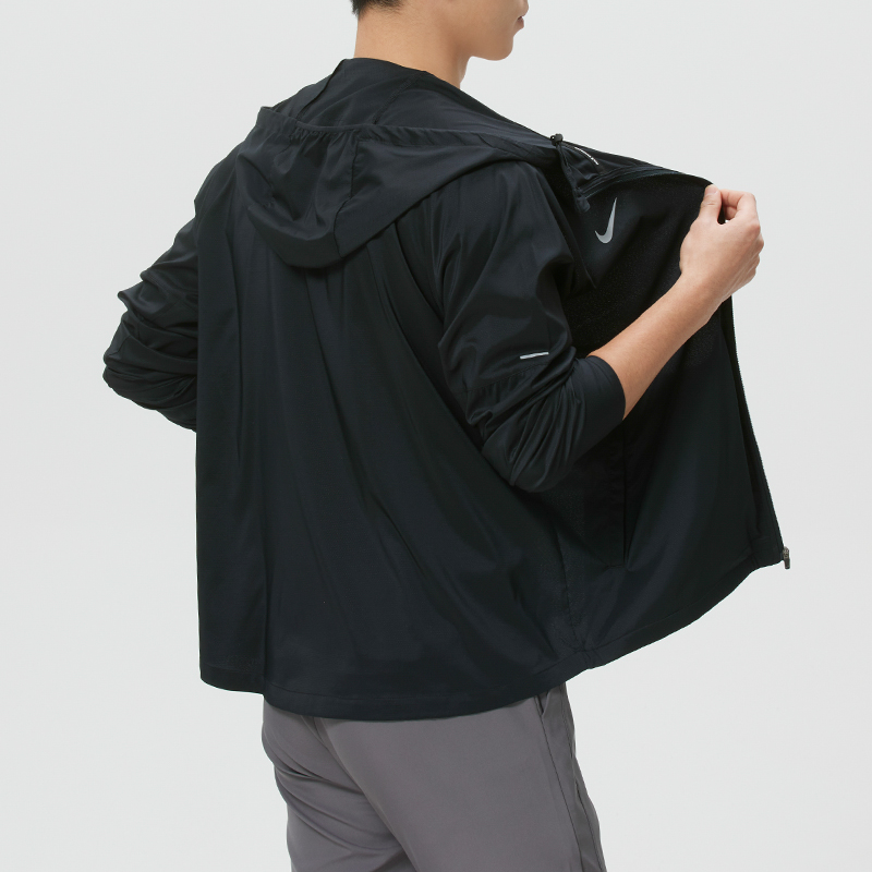 Nike Men's Sportswear Running  - огляд і ціна Running Gear Jacket